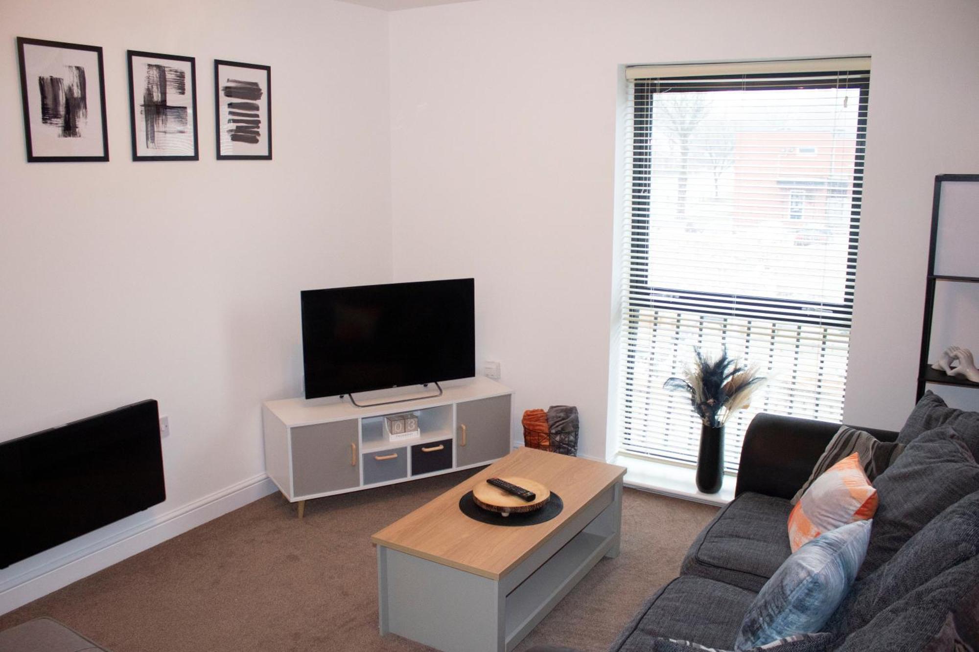 Bright And Modern Apartment, Near Molineux Stadium, Perfect For Contractors And Nhs Workers Apartment Wolverhampton