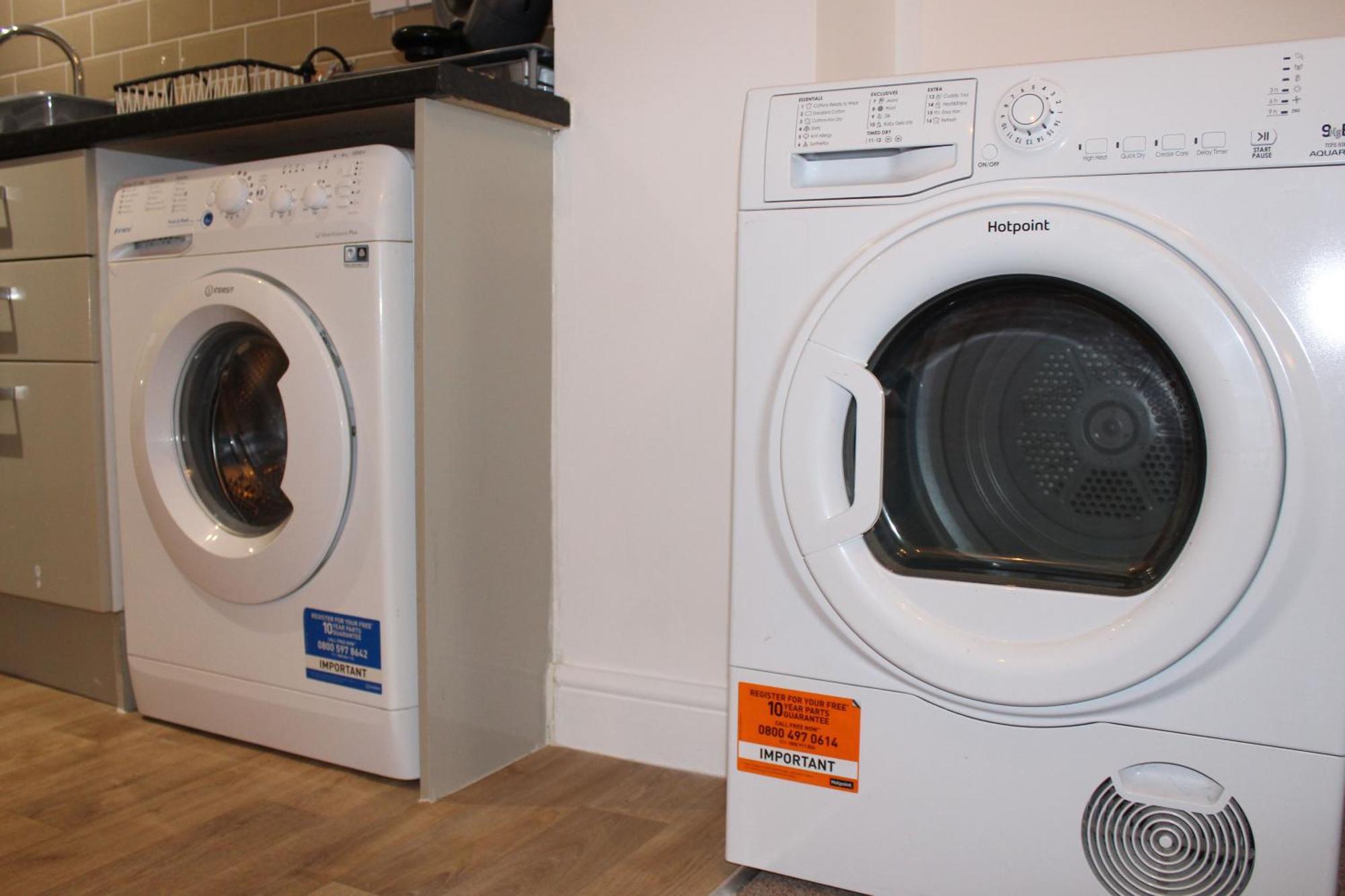 Bright And Modern Apartment, Near Molineux Stadium, Perfect For Contractors And Nhs Workers