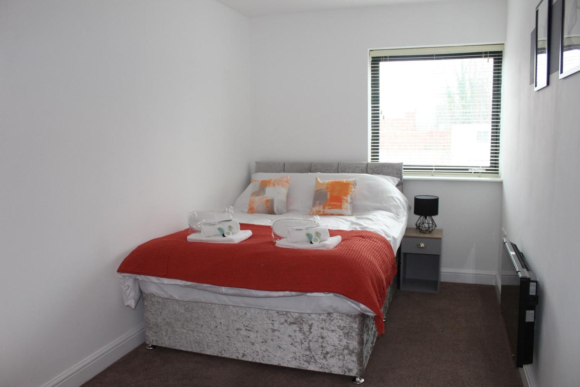 Bright And Modern Apartment, Near Molineux Stadium, Perfect For Contractors And Nhs Workers *